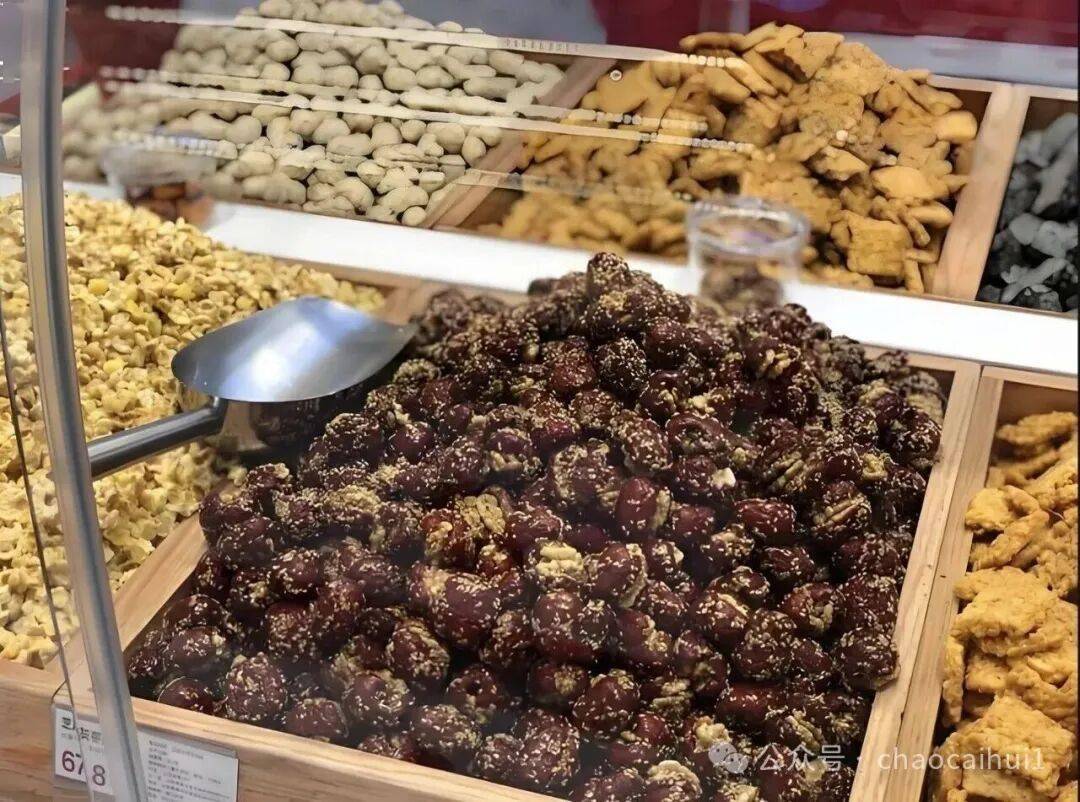 示录：坪效危机、替代革命与健康转型三重倒逼麻将胡了2试玩传统散称零食商超“退场”启(图2)