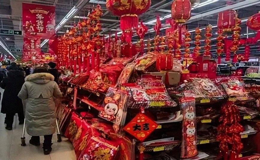 年货起势小包装预制菜走红即时零售与健康低度酒出圈PG麻将胡了试玩平台九天长假商场安静人更会买理性(图3)